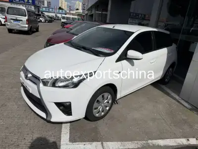 2016 Toyota Yaris L Hatchback — thumbnail 6